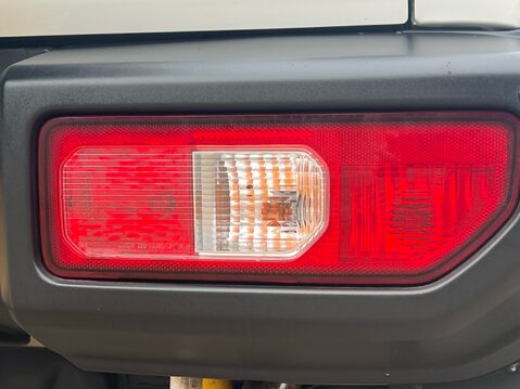 Suzuki Jimny SZ4 15