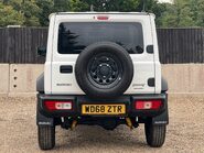 Suzuki Jimny SZ4 8