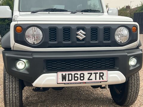 Suzuki Jimny SZ4 16