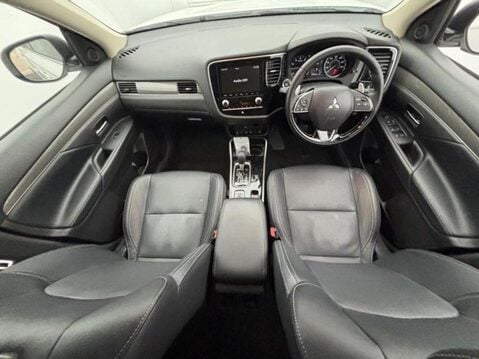 Mitsubishi Outlander EXCEED 3