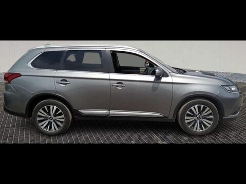 Mitsubishi Outlander EXCEED 4