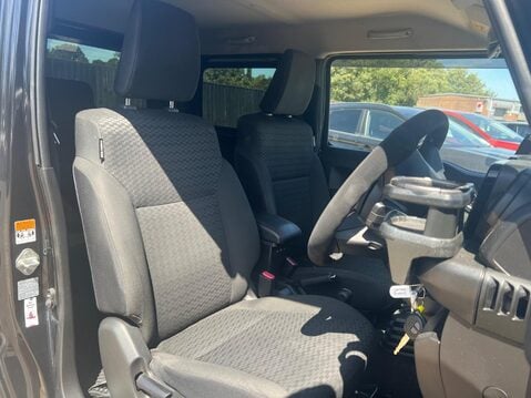 Suzuki Jimny SZ4 3