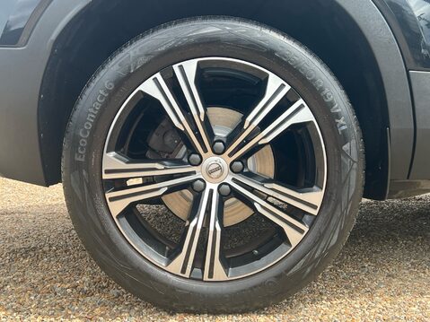 Volvo XC40 B4 INSCRIPTION PRO MHEV 4