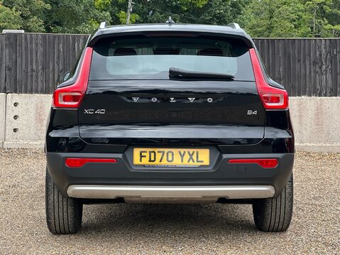 Volvo XC40 B4 INSCRIPTION PRO MHEV 8
