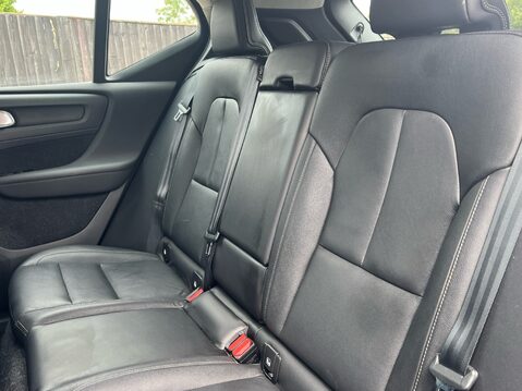 Volvo XC40 B4 INSCRIPTION PRO MHEV 9