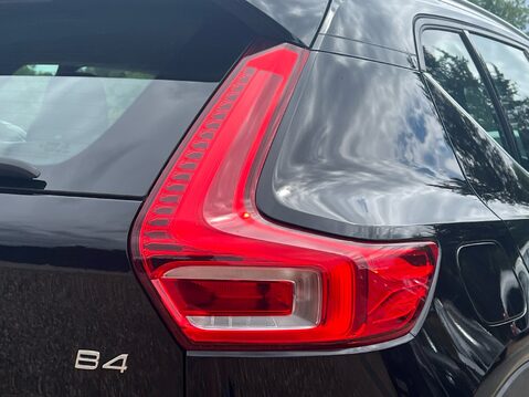 Volvo XC40 B4 INSCRIPTION PRO MHEV 15