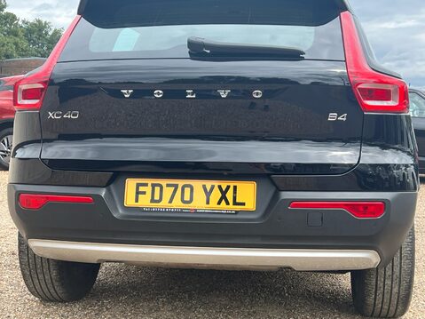 Volvo XC40 B4 INSCRIPTION PRO MHEV 17