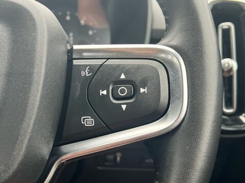 Volvo XC40 B4 INSCRIPTION PRO MHEV 28