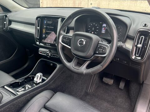 Volvo XC40 B4 INSCRIPTION PRO MHEV 31