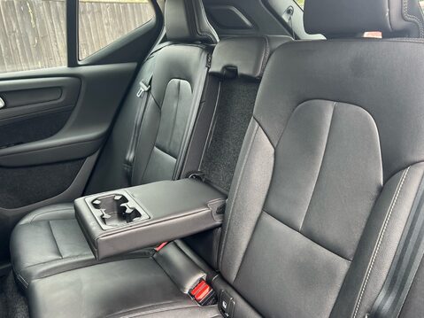 Volvo XC40 B4 INSCRIPTION PRO MHEV 34