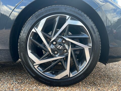 Hyundai i20 T-GDI PREMIUM MHEV 4