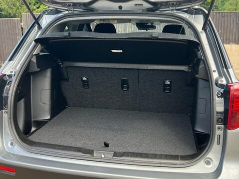 Suzuki Vitara SZ-T BOOSTERJET MHEV 41