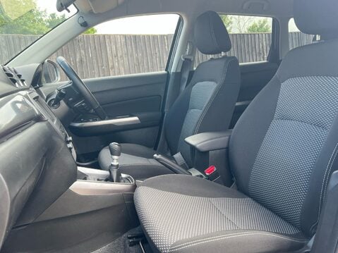 Suzuki Vitara SZ-T BOOSTERJET MHEV 21