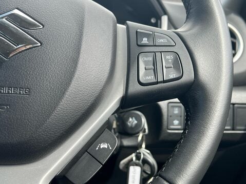 Suzuki Vitara SZ-T BOOSTERJET MHEV 37