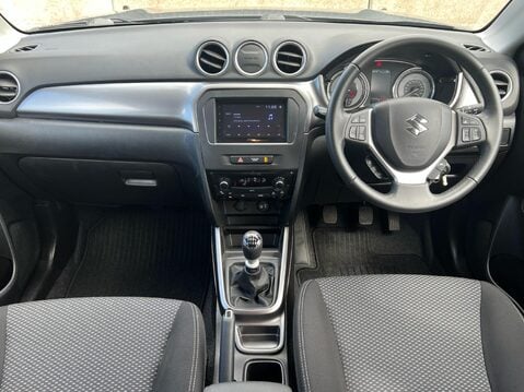 Suzuki Vitara SZ-T BOOSTERJET MHEV 5