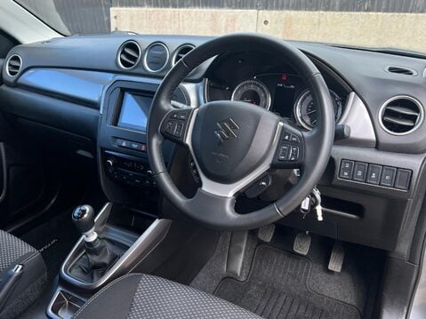 Suzuki Vitara SZ-T BOOSTERJET MHEV 18