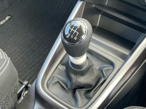 Suzuki Vitara SZ-T BOOSTERJET MHEV 33