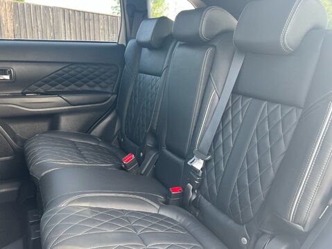 Mitsubishi Outlander PHEV EXCEED SAFETY 9