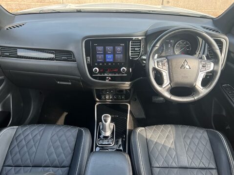 Mitsubishi Outlander PHEV EXCEED SAFETY 10