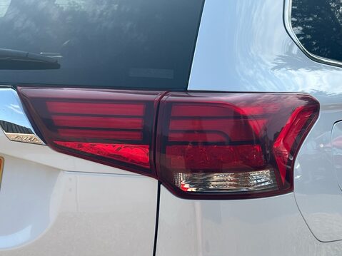 Mitsubishi Outlander PHEV EXCEED SAFETY 15