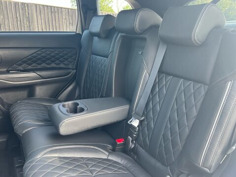 Mitsubishi Outlander PHEV EXCEED SAFETY 36