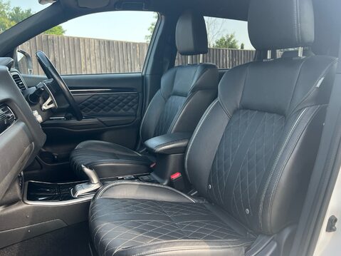 Mitsubishi Outlander PHEV EXCEED SAFETY 3