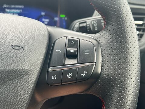 Ford Kuga ST-LINE X EDITION 3