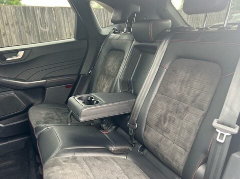 Ford Kuga ST-LINE X EDITION 11