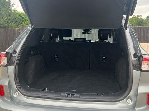 Ford Kuga ST-LINE X EDITION 10