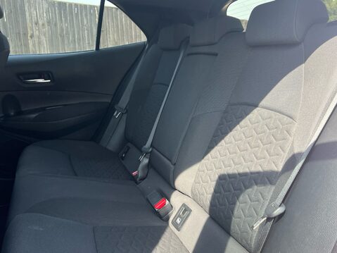 Toyota Corolla DESIGN 9