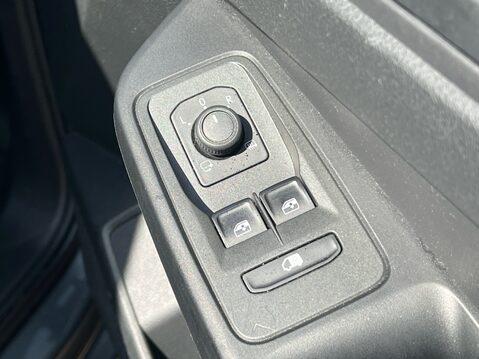 Volkswagen Caddy C20 TSI COMMERCE PRO 33