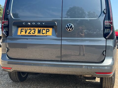 Volkswagen Caddy C20 TSI COMMERCE PRO 17