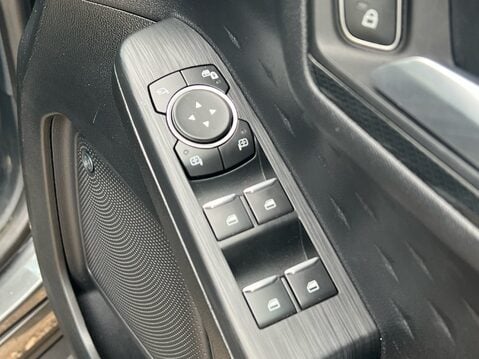 Ford Kuga ST-LINE X EDITION ECOBLUE 32