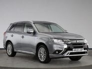 Mitsubishi Outlander PHEV DESIGN 1