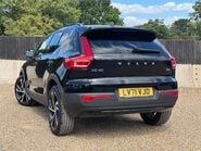 Volvo XC40 B4 R-DESIGN PRO MHEV 2