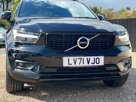 Volvo XC40 B4 R-DESIGN PRO MHEV 11