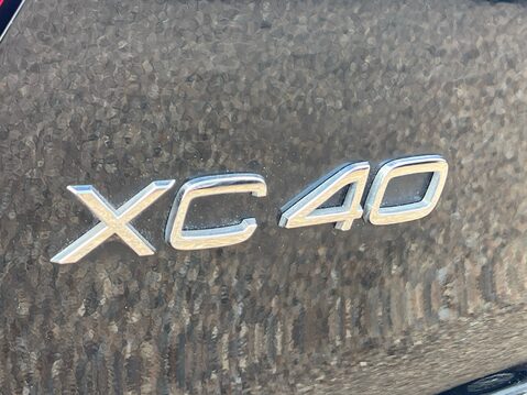 Volvo XC40 B4 R-DESIGN PRO MHEV 33