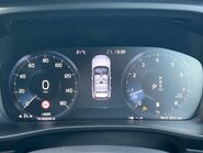 Volvo XC40 B4 R-DESIGN PRO MHEV 23