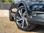 Volvo XC40 B4 R-DESIGN PRO MHEV 13