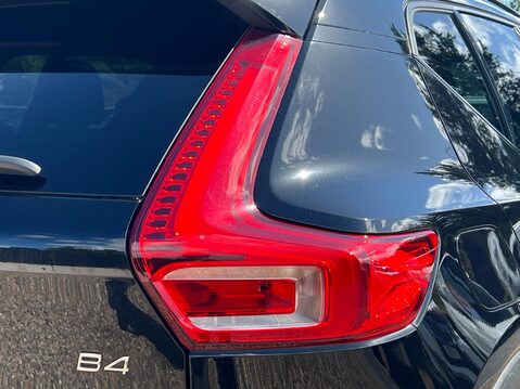 Volvo XC40 B4 R-DESIGN PRO MHEV 14