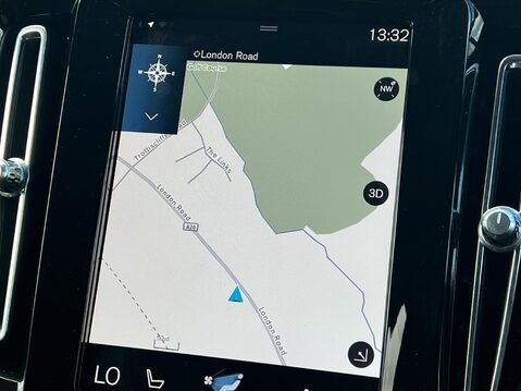 Volvo XC40 B4 R-DESIGN PRO MHEV 29