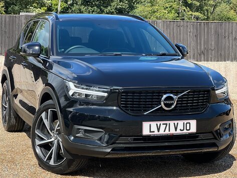 Volvo XC40 B4 R-DESIGN PRO MHEV