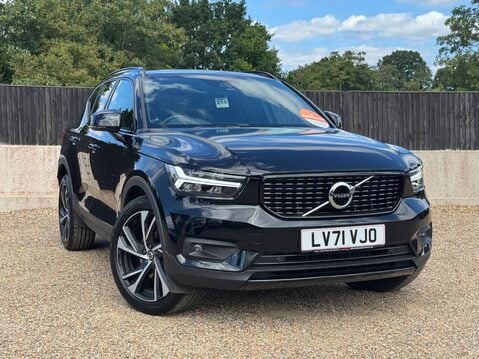 Volvo XC40 B4 R-DESIGN PRO MHEV 1
