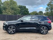 Volvo XC40 B4 R-DESIGN PRO MHEV 3