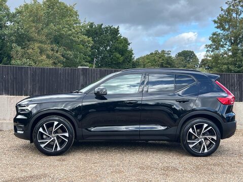 Volvo XC40 B4 R-DESIGN PRO MHEV 3