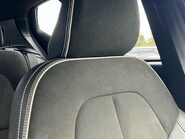 Volvo XC40 B4 R-DESIGN PRO MHEV 42