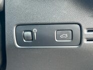 Volvo XC40 B4 R-DESIGN PRO MHEV 27