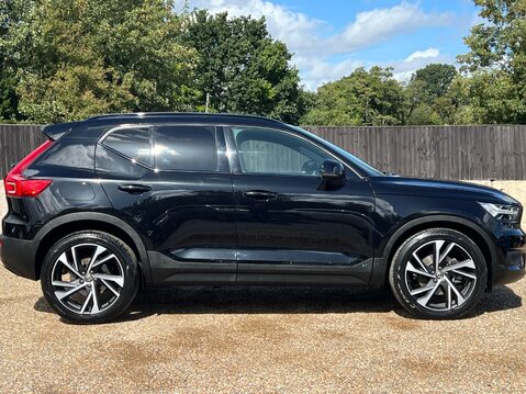 Volvo XC40 B4 R-DESIGN PRO MHEV 5