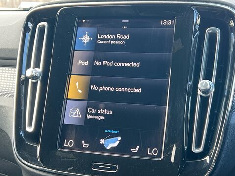 Volvo XC40 B4 R-DESIGN PRO MHEV 18