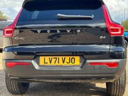 Volvo XC40 B4 R-DESIGN PRO MHEV 12